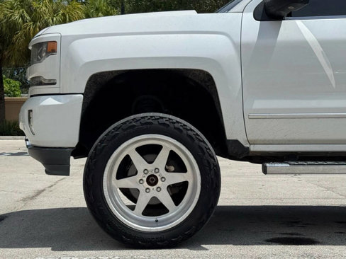 Used 2016 Chevrolet Silverado 1500 LTZ Z71 w/ LTZ Plus Package image 8