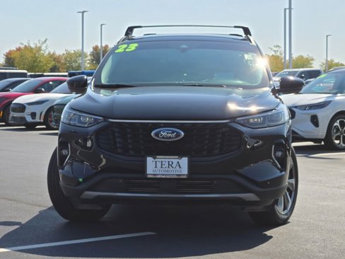 Used 2023 Ford Escape Platinum w/ Premium Technology Package image 3