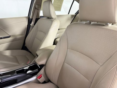 Used 2017 Honda Accord EX-L image 17