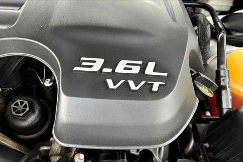 Used 2014 Dodge Challenger SXT image 32