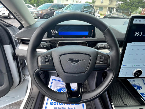 Used 2023 Ford Mustang Mach-E Select image 9
