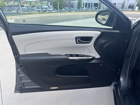 Used 2018 Toyota Avalon Limited image 14