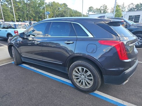 Used 2017 Cadillac XT5 Luxury image 2