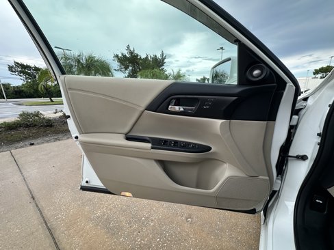 Used 2014 Honda Accord EX-L image 22