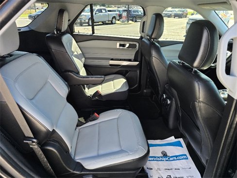 Used 2021 Ford Explorer XLT w/ Equipment Group 202A image 13