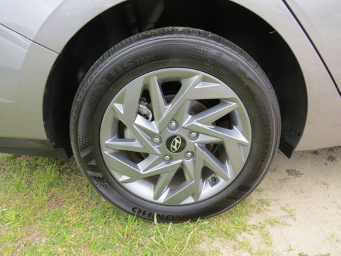 Used 2024 Hyundai Elantra SEL image 10