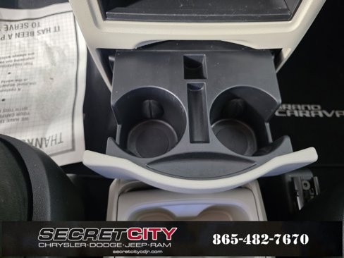Used 2013 Dodge Grand Caravan SE image 23