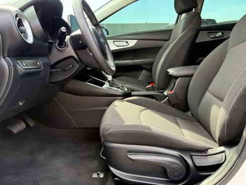 Used 2024 Kia Forte LXS image 10