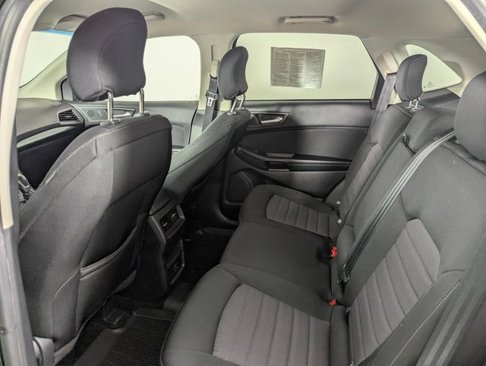 Used 2018 Ford Edge SE image 23