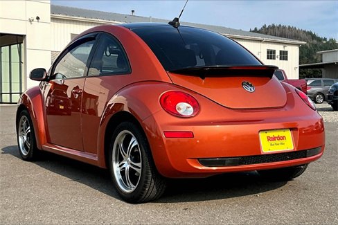 Used 2010 Volkswagen Beetle Red Rock image 4