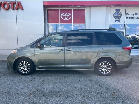 Used 2019 Toyota Sienna XLE image 31