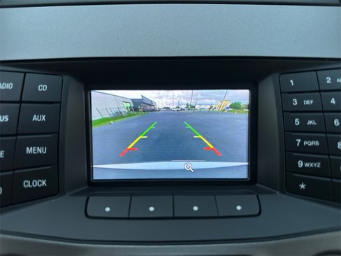 Used 2015 Ford Taurus SE image 23