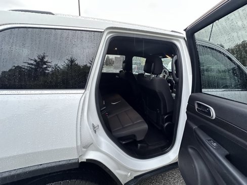 Used 2018 Jeep Grand Cherokee Laredo image 9