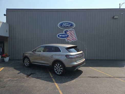 Used 2019 Lincoln Nautilus Select image 3