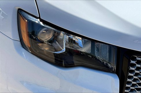 Used 2019 Jeep Grand Cherokee Altitude image 31