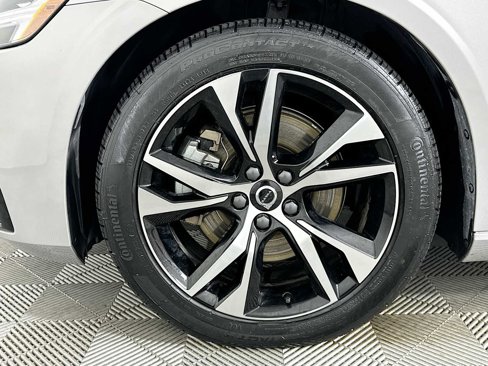 Certified 2025 Volvo S60 B5 Core image 29