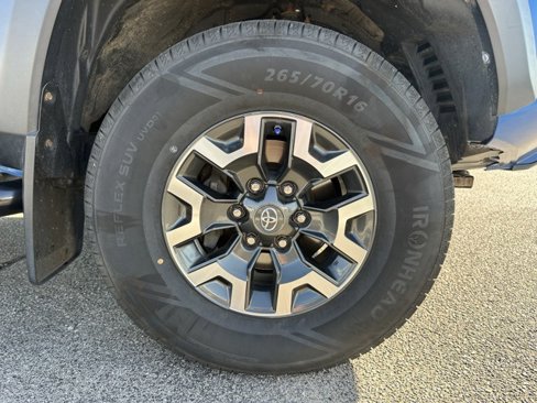 Used 2018 Toyota Tacoma TRD Off-Road image 6