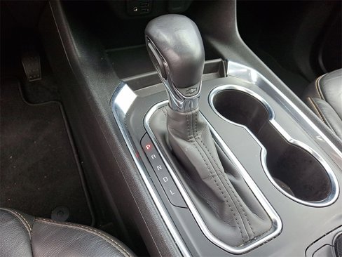 Used 2021 Chevrolet Traverse LT w/ LT Premium Package image 12
