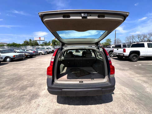 Used 2002 Volvo V70 Cross Country image 40