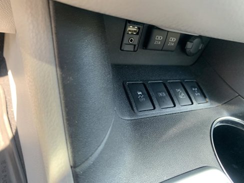 Used 2018 Toyota Highlander XLE image 17