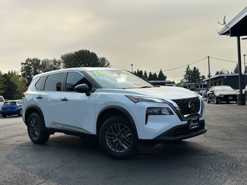 Used 2021 Nissan Rogue S image 2