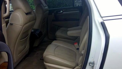 Used 2008 Buick Enclave CXL w/ Entertainment Package #3 image 9