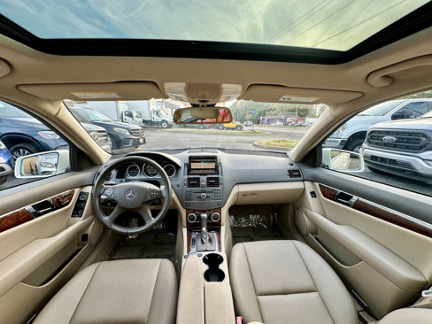 Used 2010 Mercedes-Benz C 300 4MATIC Sedan image 22