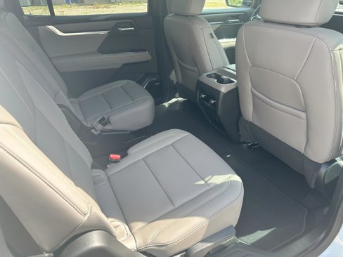 New 2026 GMC Acadia Elevation image 13