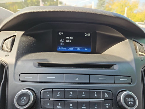 Used 2015 Ford Focus SE w/ SE Sport Package image 23