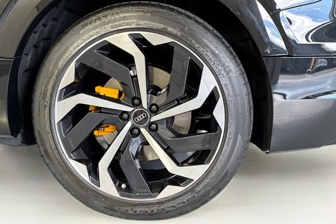 Used 2023 Audi e-tron Premium Plus w/ Premium Plus Package image 30