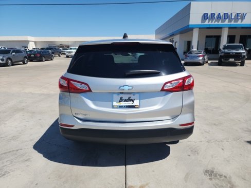 Used 2020 Chevrolet Equinox LS w/ LS Convenience Package image 5
