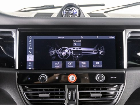 Certified 2025 Porsche Macan Turbo image 32