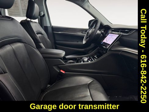 Used 2023 Jeep Grand Cherokee Limited w/ Luxury Tech Group II image 21