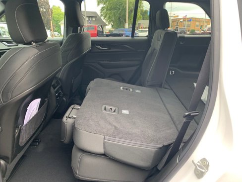 New 2025 Jeep Grand Cherokee Laredo X w/ Luxury Tech Group I image 27