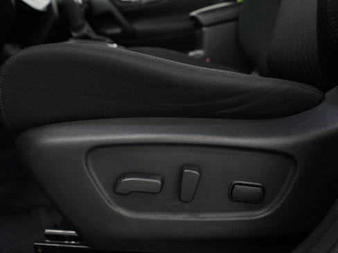 Used 2020 Nissan Rogue SV image 21