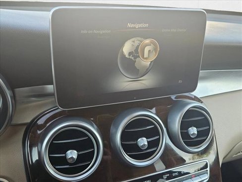 Used 2017 Mercedes-Benz GLC 300 4MATIC image 13