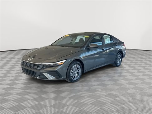 Used 2024 Hyundai Elantra SEL image 6