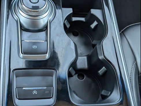 Used 2020 Ford Edge SEL image 16