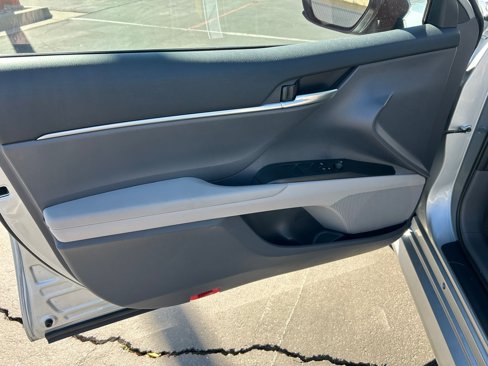 Used 2023 Toyota Camry LE image 9