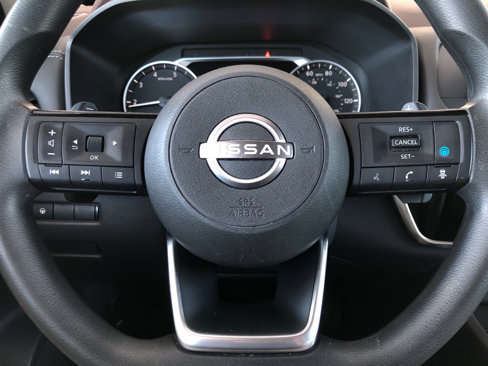 Used 2023 Nissan Rogue SV image 9