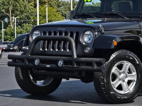 Used 2016 Jeep Wrangler Sport image 2