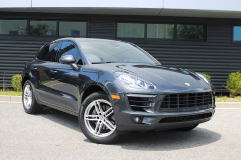 Certified 2018 Porsche Macan image 11