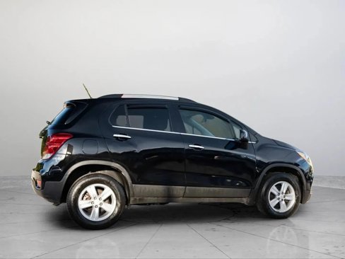 Used 2019 Chevrolet Trax LT w/ LT Convenience Package image 7