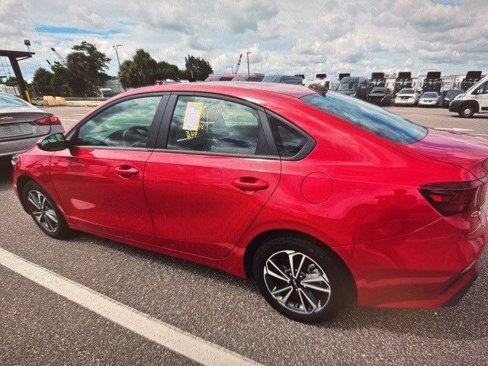 Used 2024 Kia Forte LXS image 3