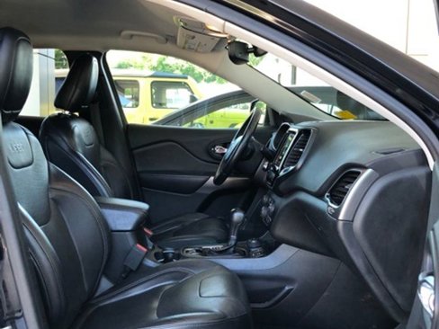 Used 2019 Jeep Cherokee Limited image 19