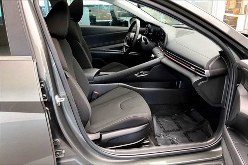 Used 2024 Hyundai Elantra SEL w/ Convenience Package image 8