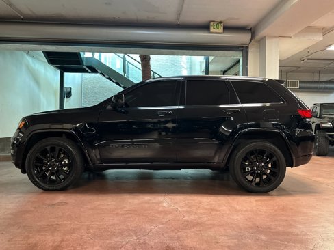 Certified 2021 Jeep Grand Cherokee Laredo X image 2