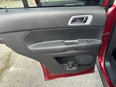 Used 2015 Ford Explorer Limited image 15