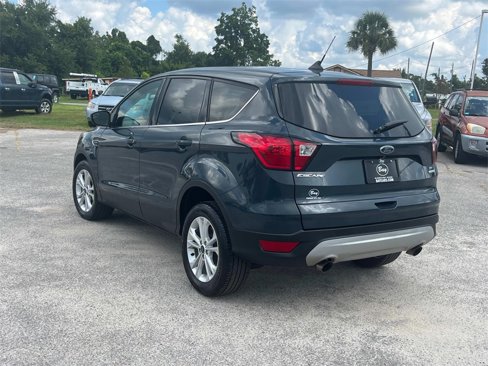 Used 2019 Ford Escape SE image 3