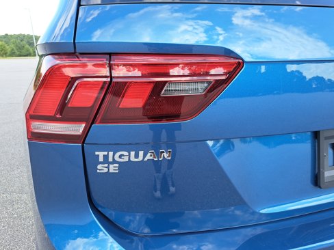 Certified 2020 Volkswagen Tiguan SE image 32